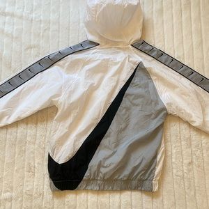 nike windbreaker